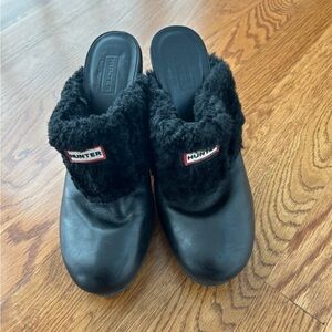 Hunter Sherpa-lined leather clogs